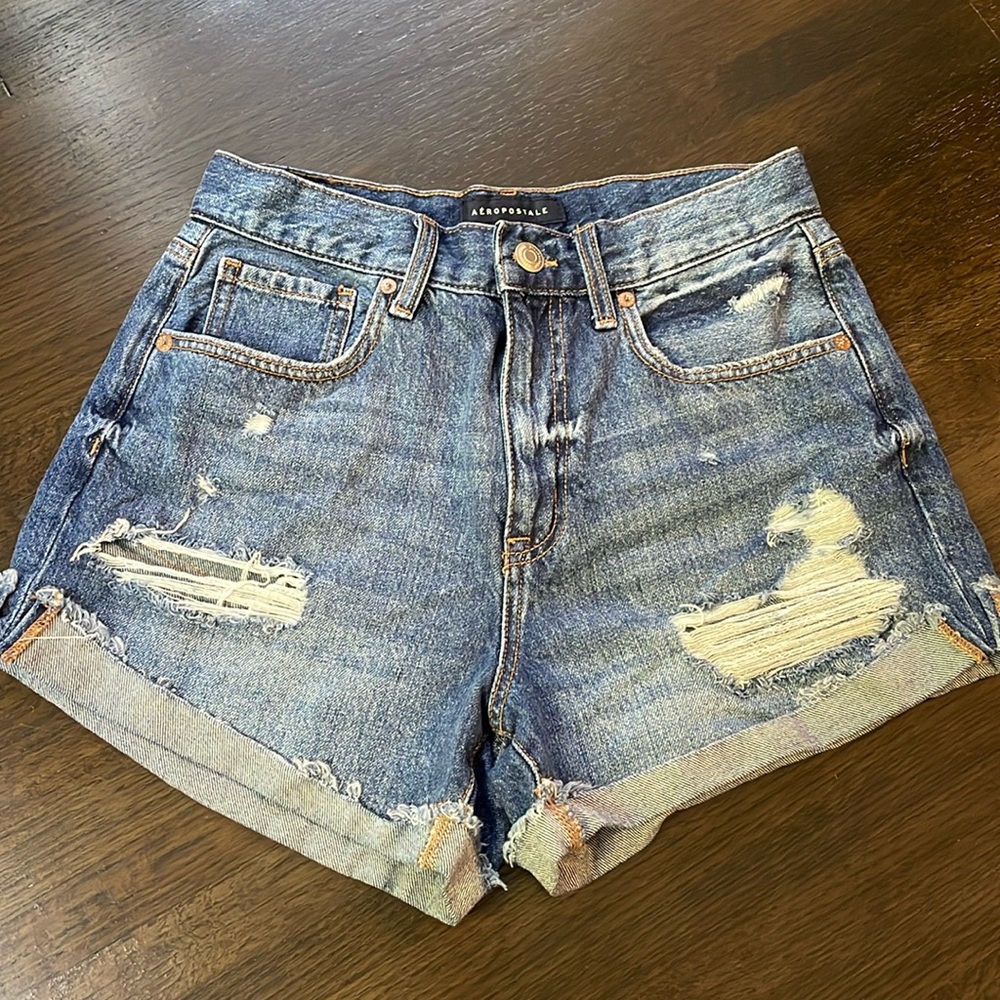Aeropostale Mom Short jean size 8